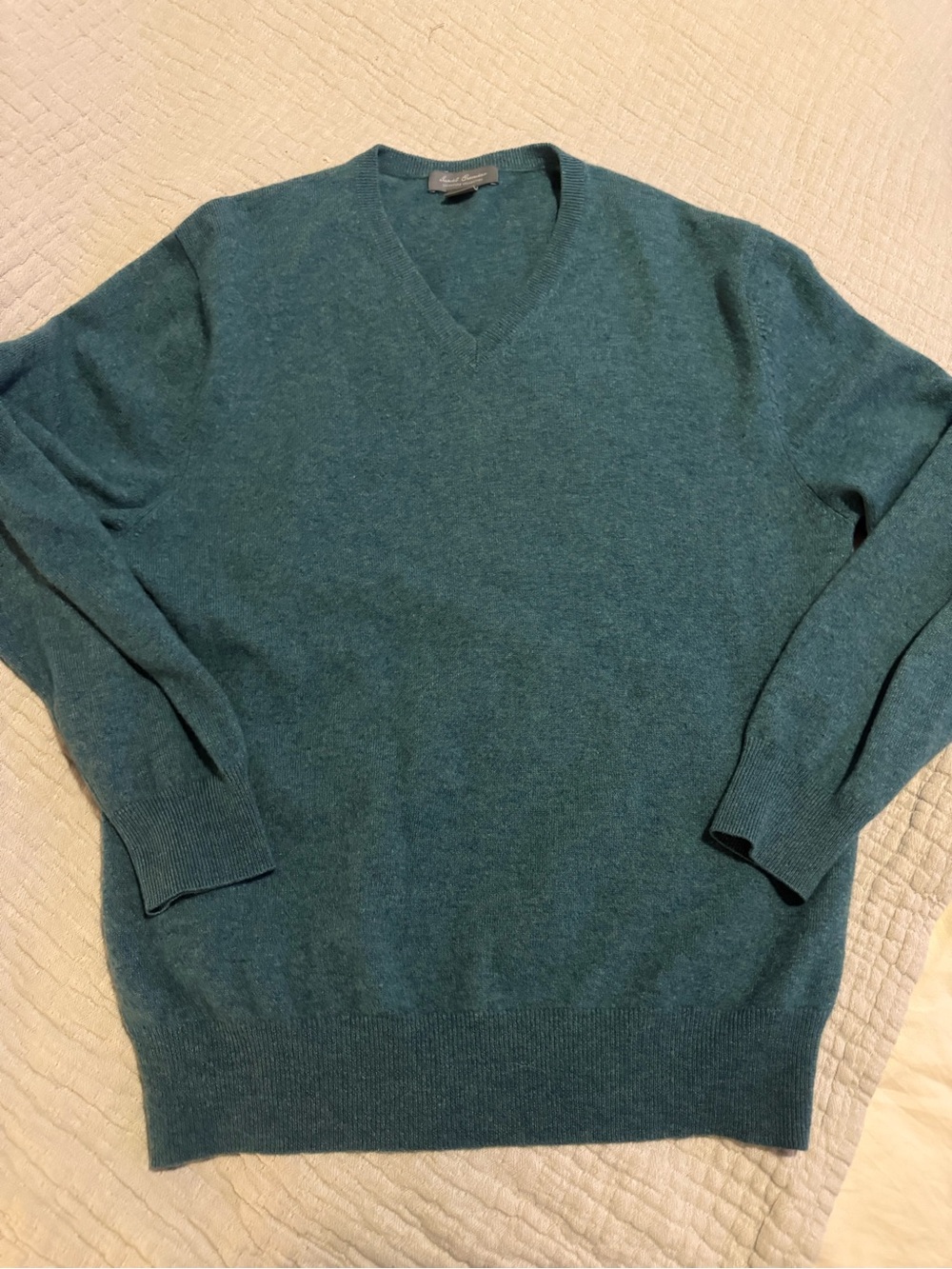Cashmere V-Neck Sweater in Teal EUC 1500